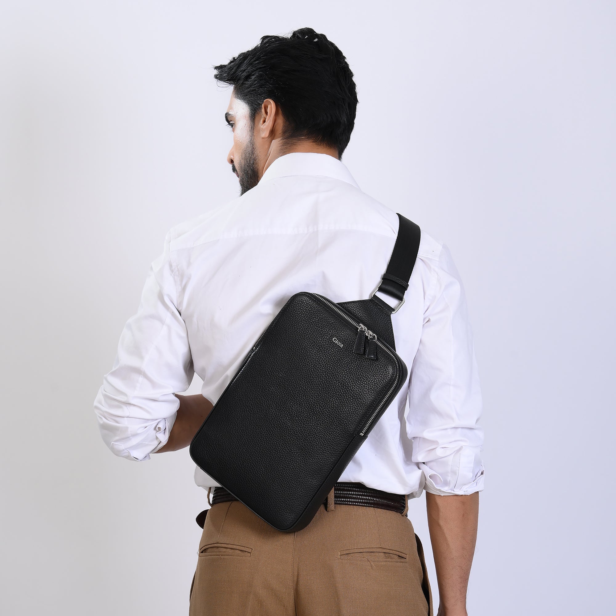 Mario V leather Crossbody Bag#Color_Black