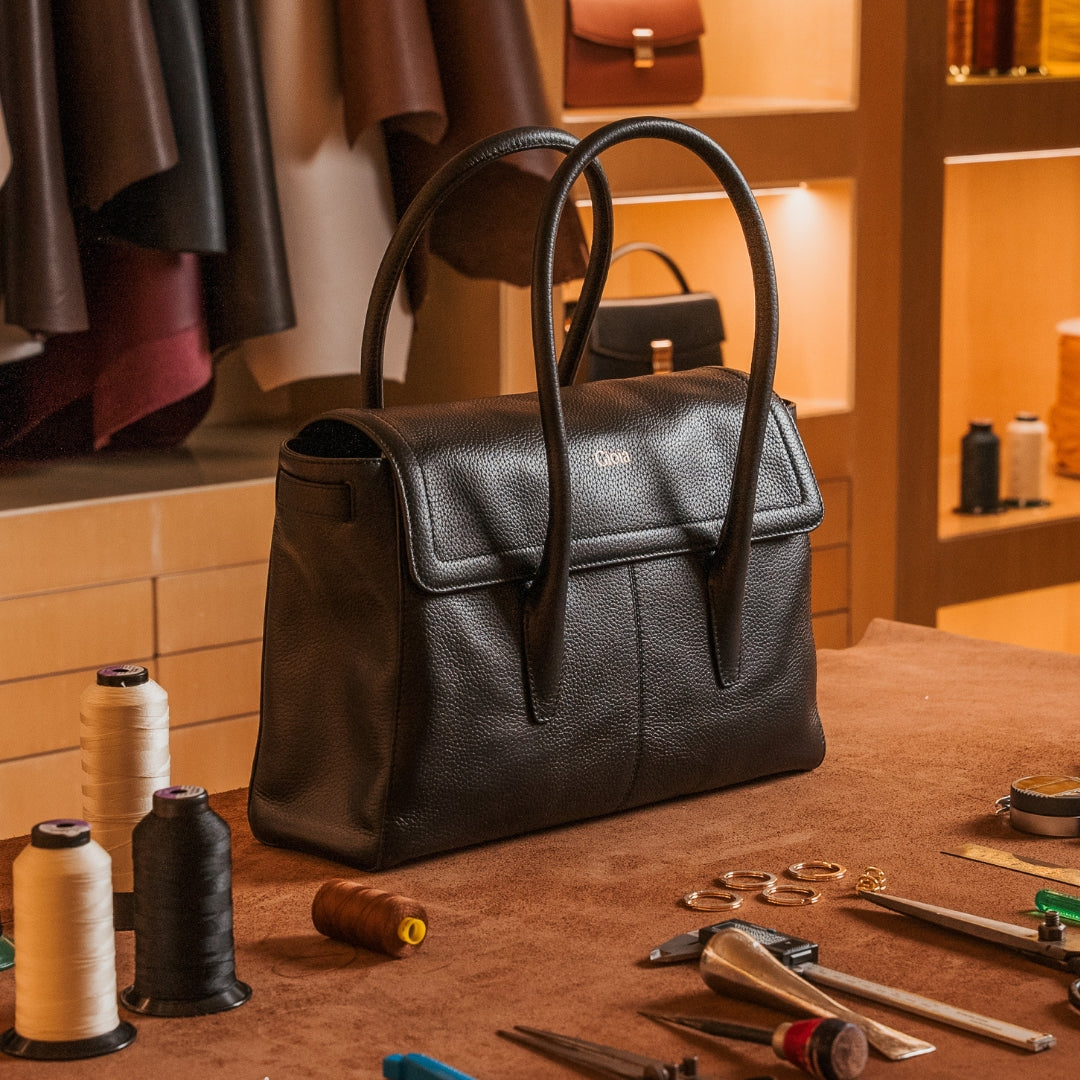 Anna Flapover Tote#Color_Black