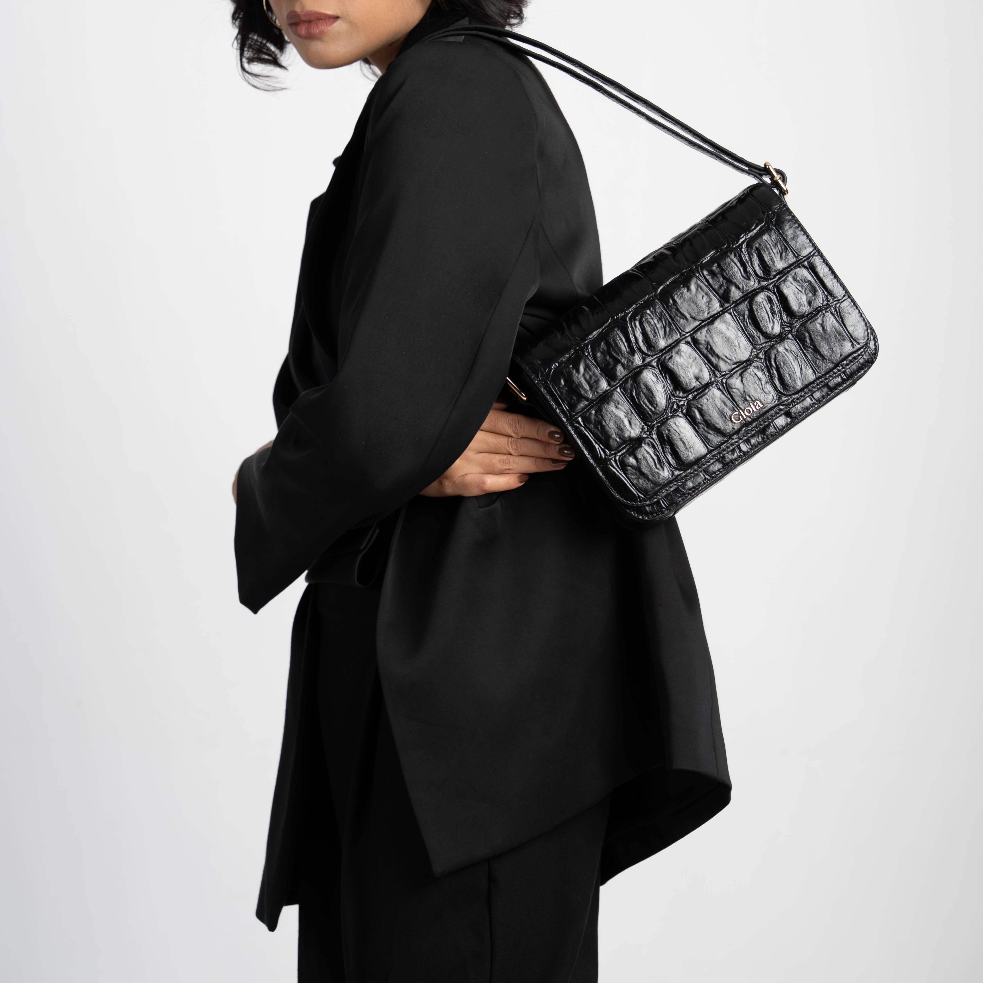 Claire Medium Crossbody Bag#Color_Black