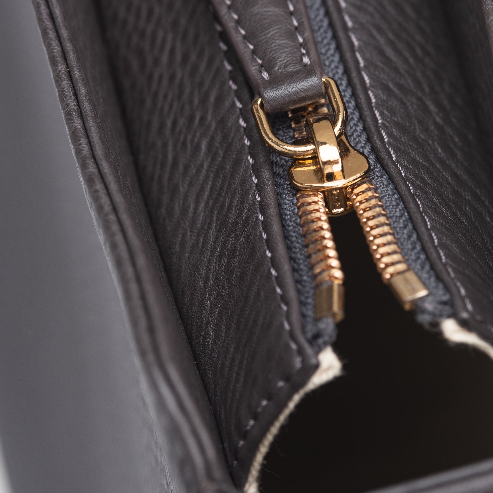 Alma-R Shoulder Bag#Color_Thunder