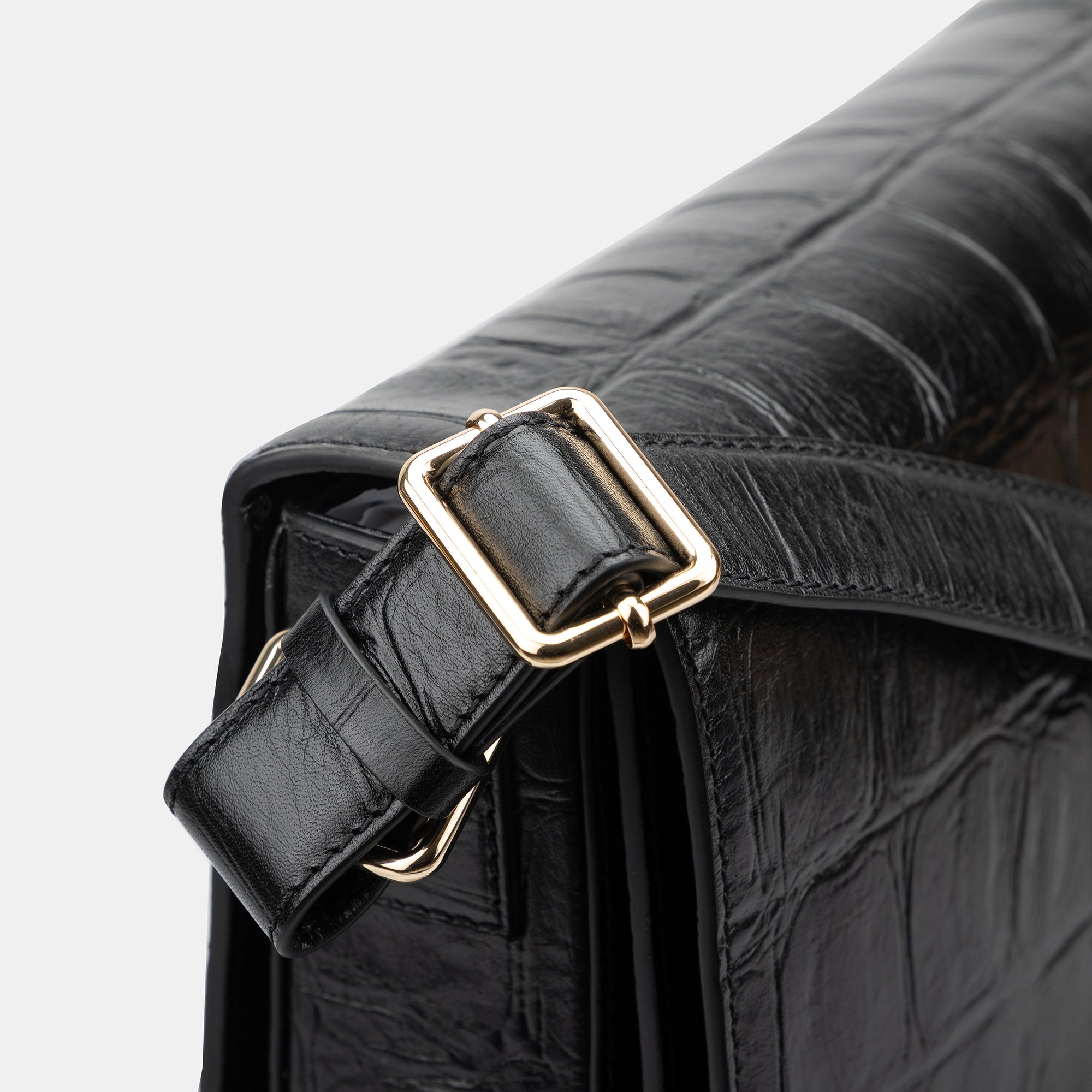 Claire Medium Crossbody Bag#Color_Black