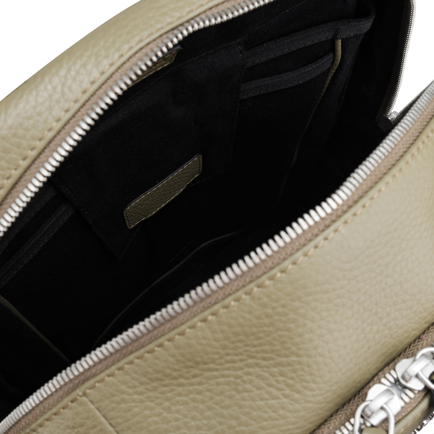 Louis A Medium Backpack#Color_Olive