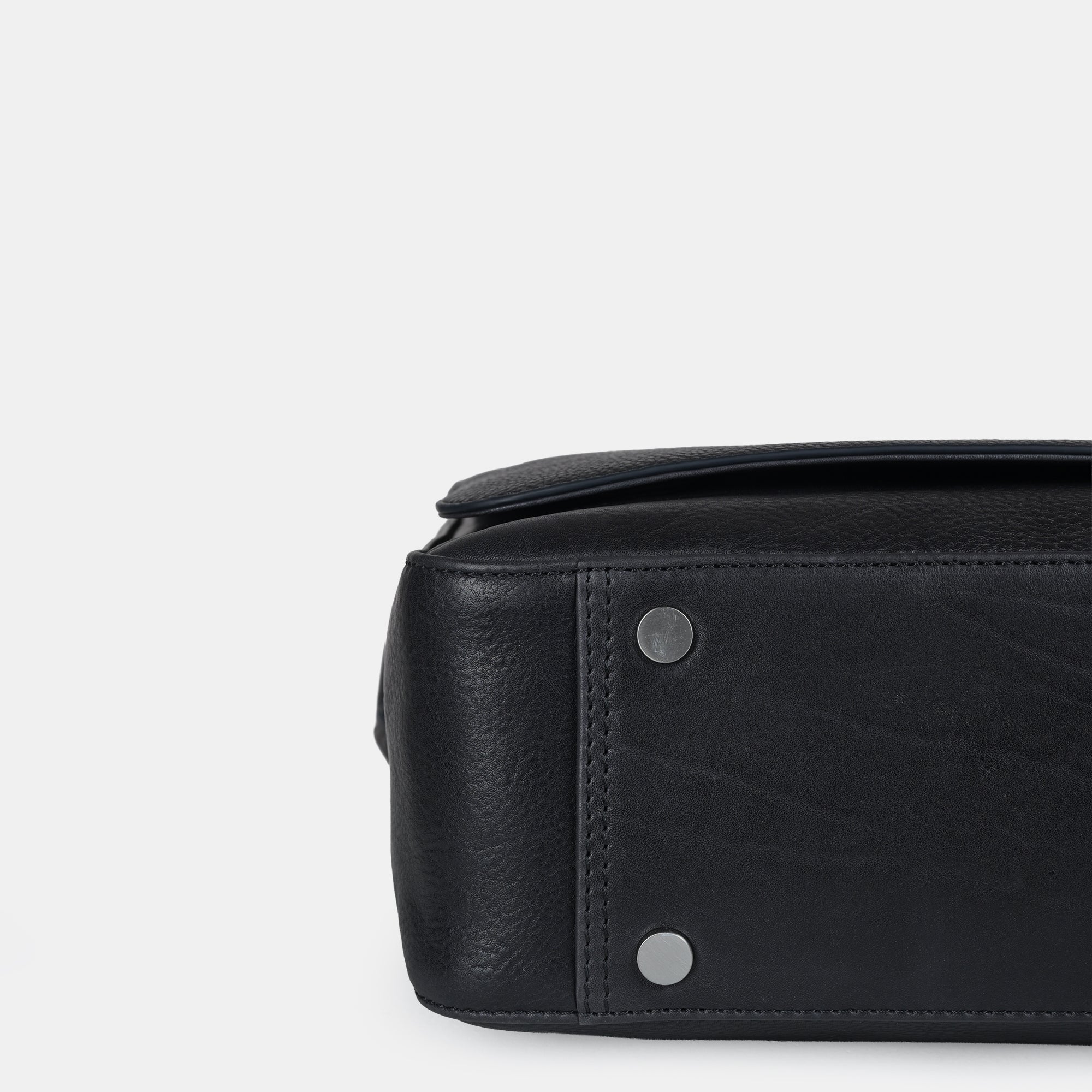Louis Leather Messenger Bag#Color_Navy