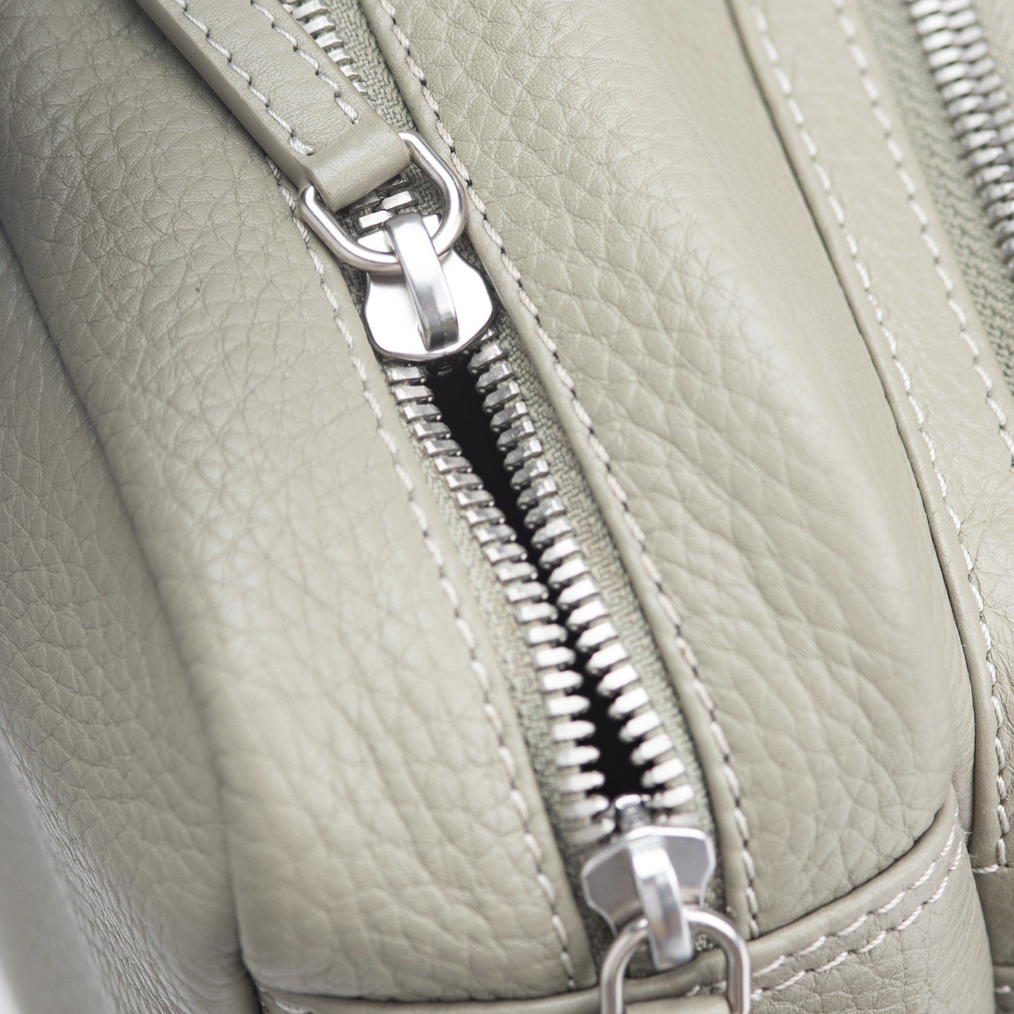 Mario H02 Crossbody Bag#Color_New Grey