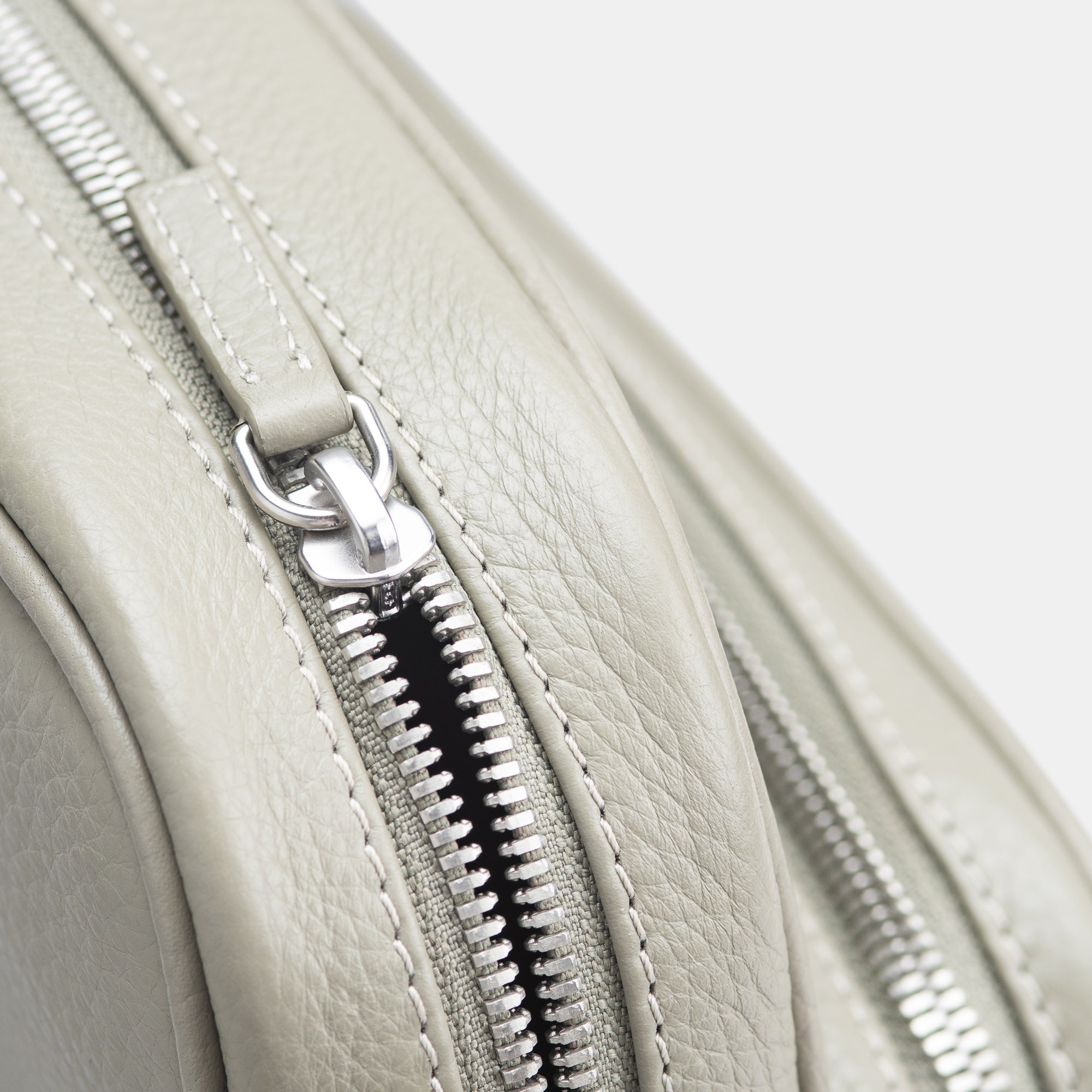 Mario 01 Crossbody Bag#Color_New Grey