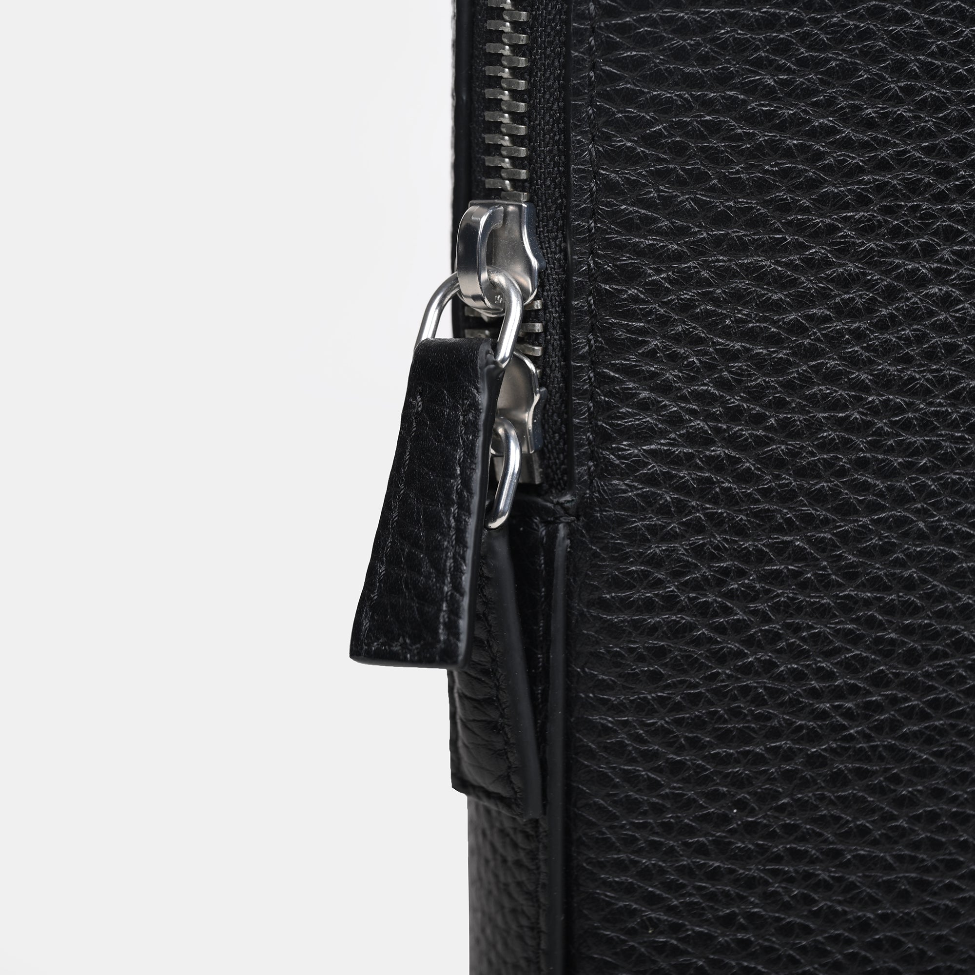 Mario V leather Crossbody Bag#Color_Black