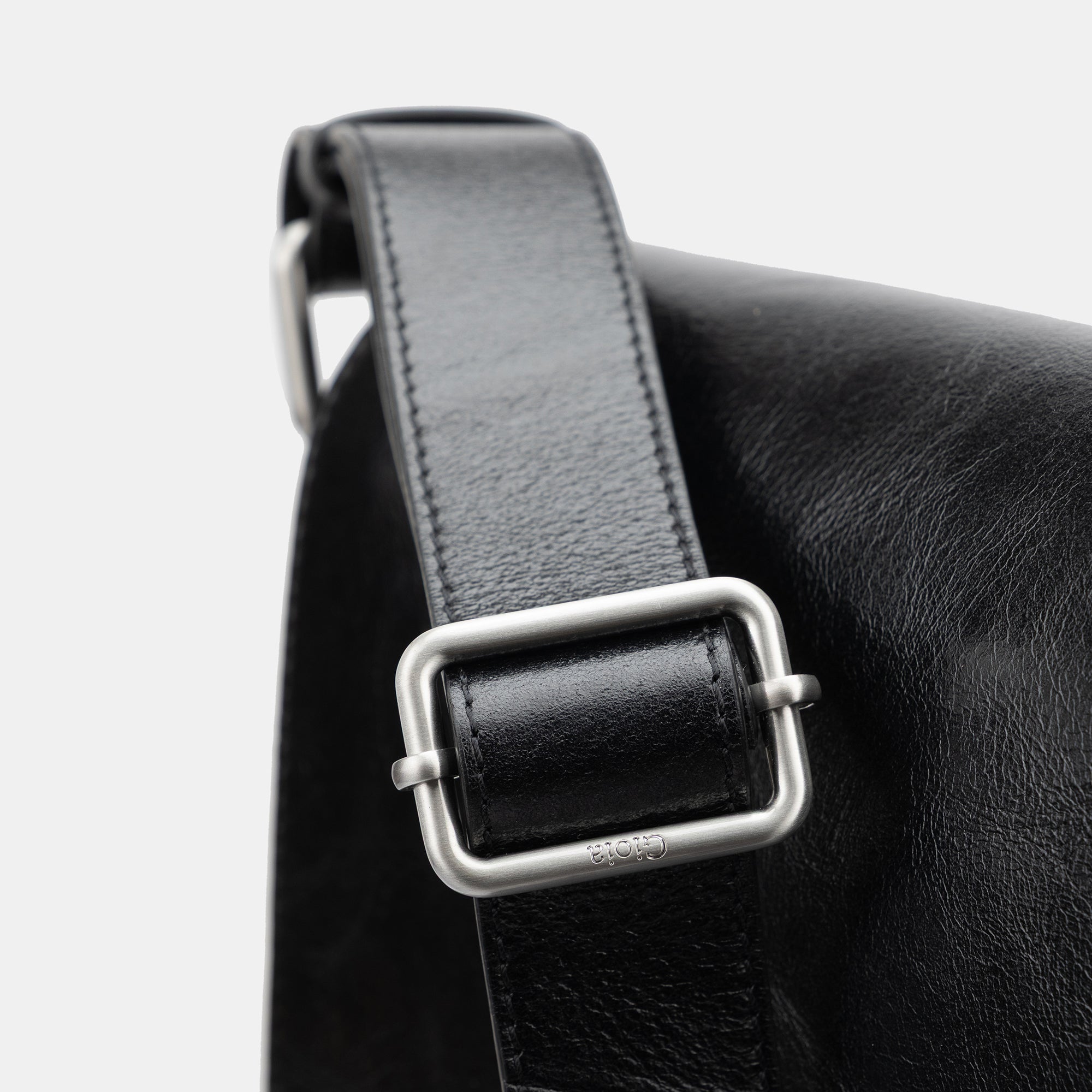 Sergio Small Crossbody Bag#Color_Black