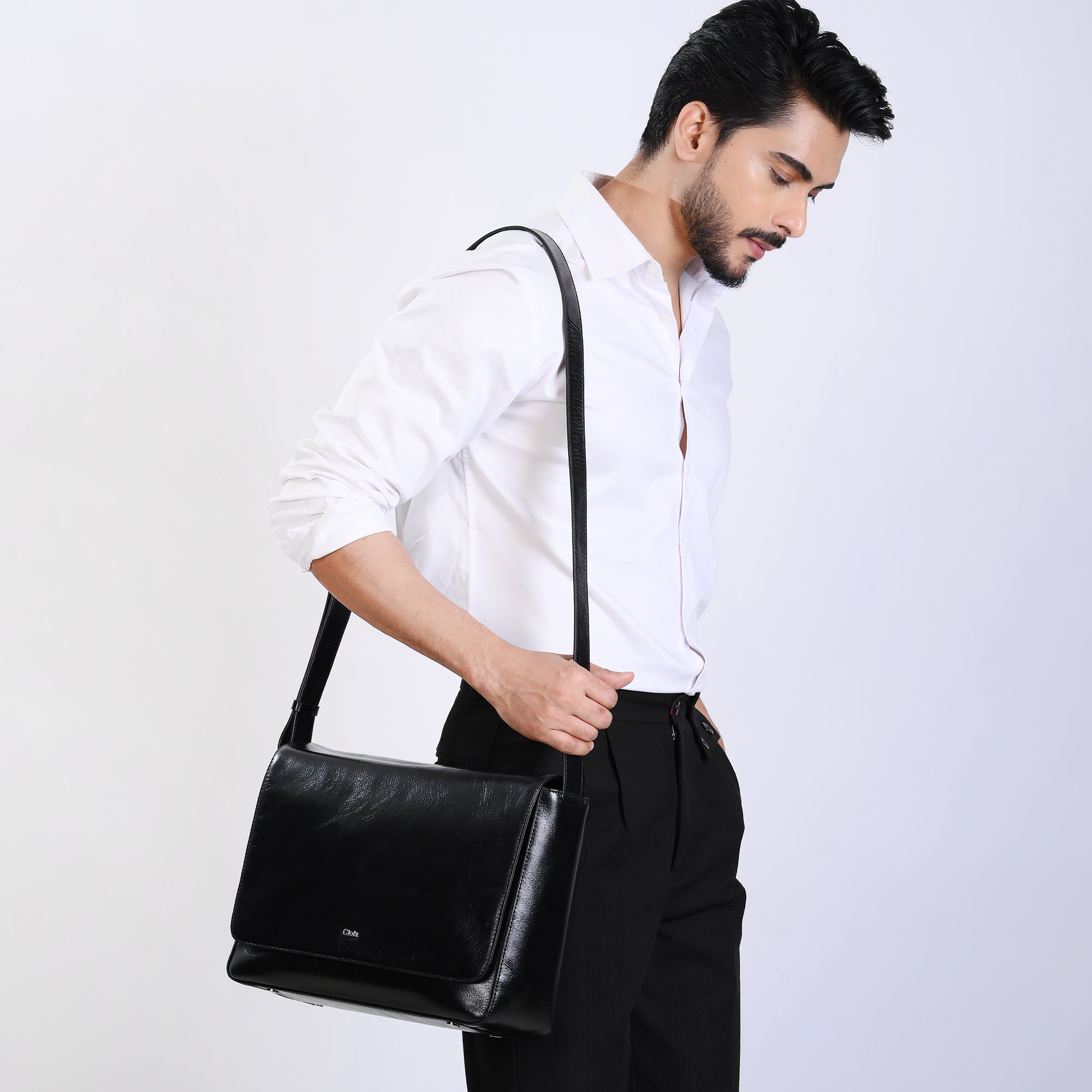 Sergio Leather Messenger Bag#Color_Black